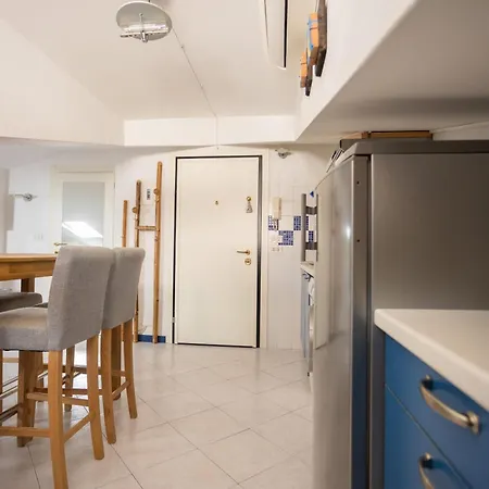 Aqua E Legno, Mansarda Sul Mare Apartment