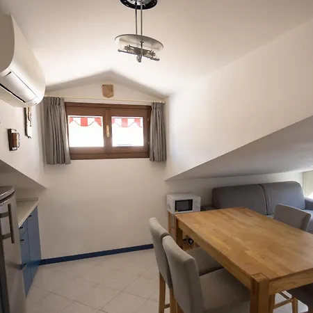 Aqua E Legno, Mansarda Sul Mare Apartment